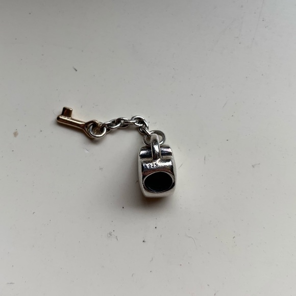 Pandora heart lock and key charm - Picture 4 of 4